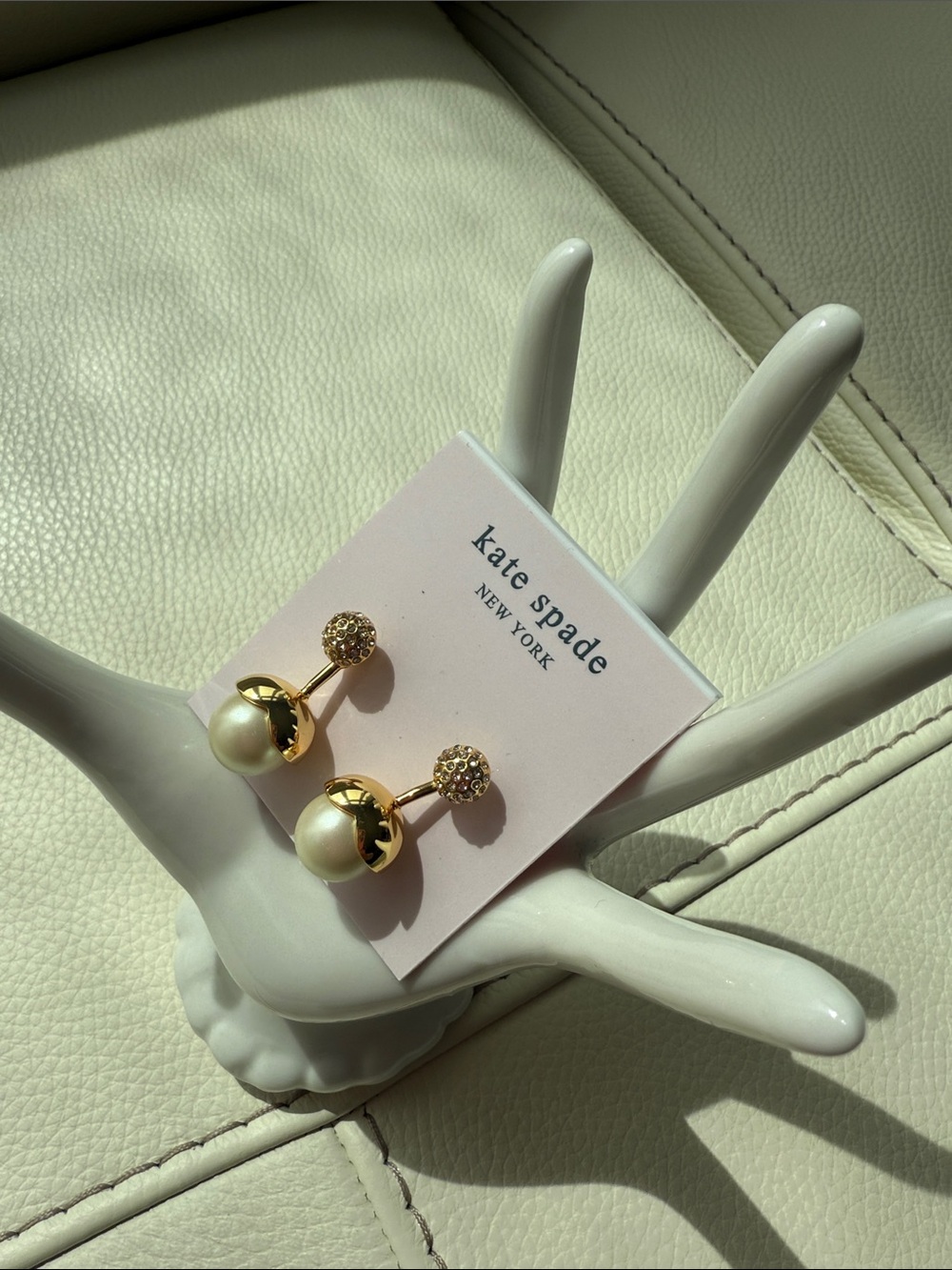 Kate Spade  Flower Motif Pearl Earrings Cream/Gold